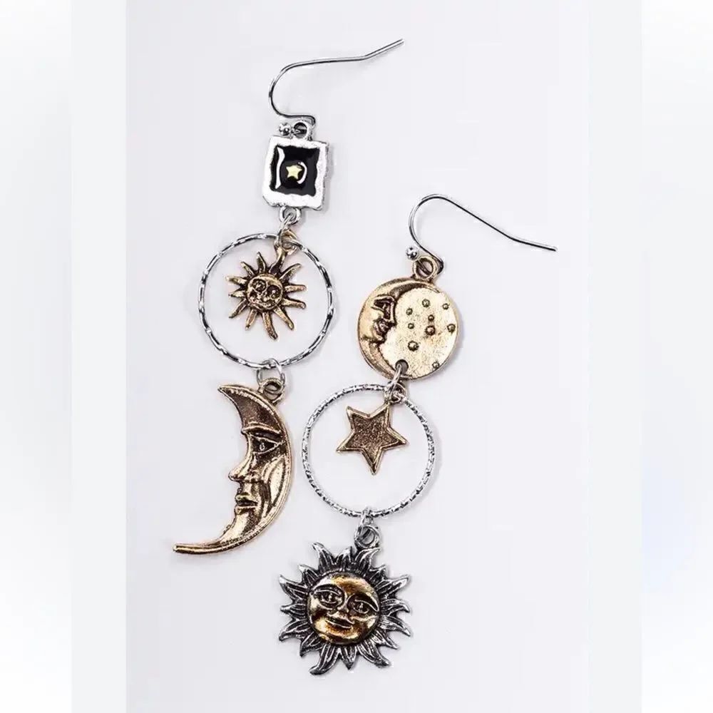 Star moon dangle earrings A118